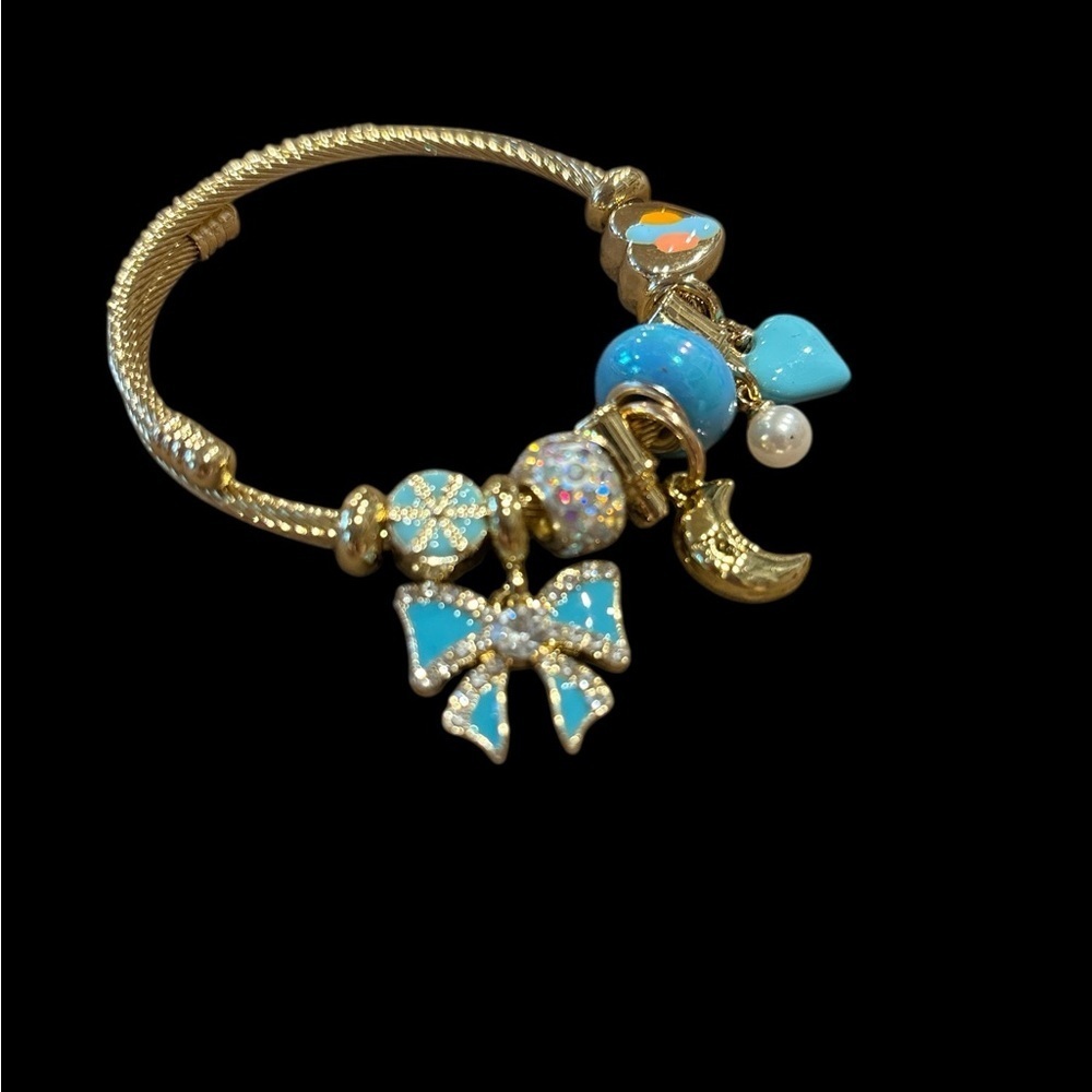 Gold-Tone Charm Bracelet – Moon, Heart & Bow Charms – NEW! - Picture 2 of 5